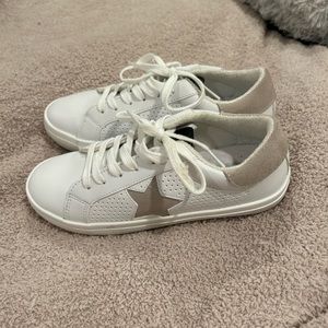 Steve Madden Sneakers